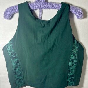 Athleta Conscious Crop Serene Sports Bra Forrest Green Camouflage Women’s Medium